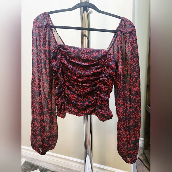 Dynamite Floral Black and Red and Blue Women's Top - Picture 2 of 7